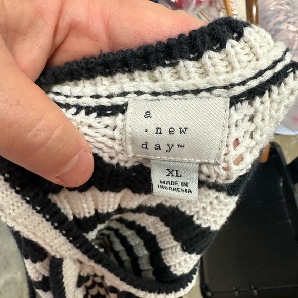 Striped Black and White Women's Halter Sweater Top - Picture 4 of 4